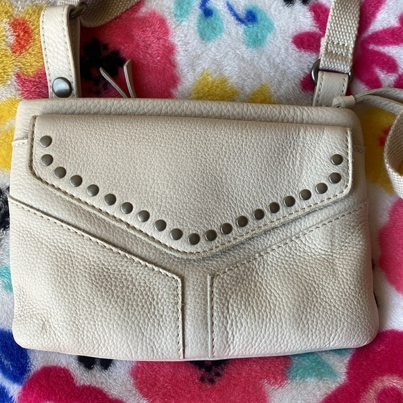 The Sak Novato studded leather belt/ crossbody bag
Brand new no tags - Picture 3 of 6